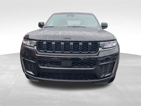 New 2026 Jeep Grand Cherokee Altitude AWD/4WD image 9