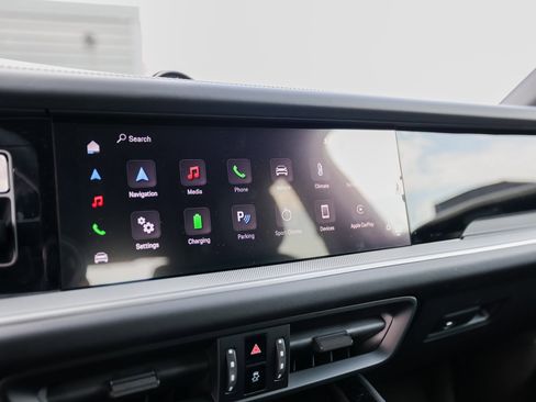 New 2025 Porsche Cayenne E-Hybrid Coupe image 18