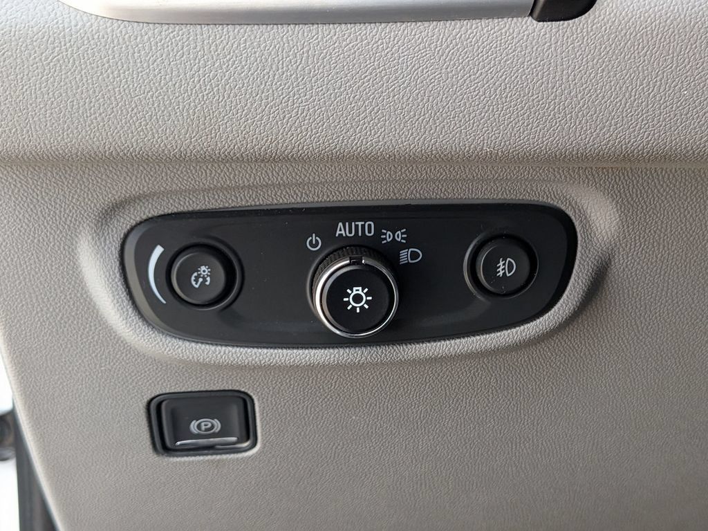 Used 2023 GMC Terrain SLT FWD image 18