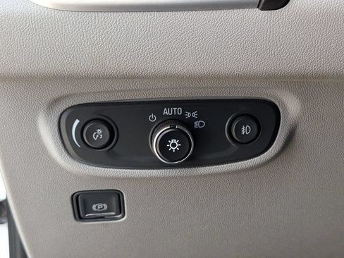 Used 2023 GMC Terrain SLT FWD image 18
