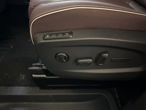 New 2025 Volkswagen ID. Buzz Pro S image 12