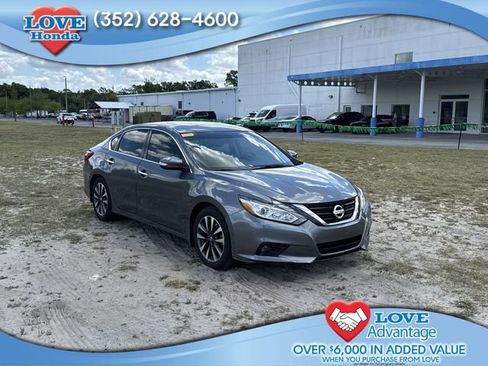 Used 2016 Nissan Altima 2.5 SL w/ 2.5 Technology Package FWD image 1