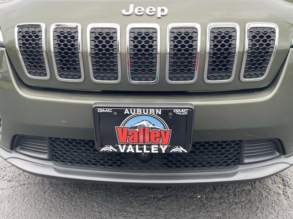 Used 2021 Jeep Cherokee Latitude FWD image 28