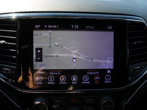 Used 2019 Jeep Grand Cherokee Limited image 36