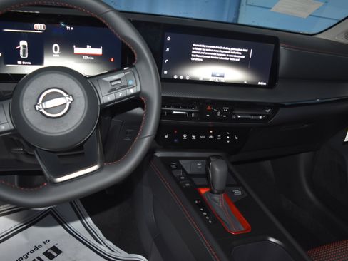 New 2026 Nissan Kicks SR w/ Cold Weather Package image 2