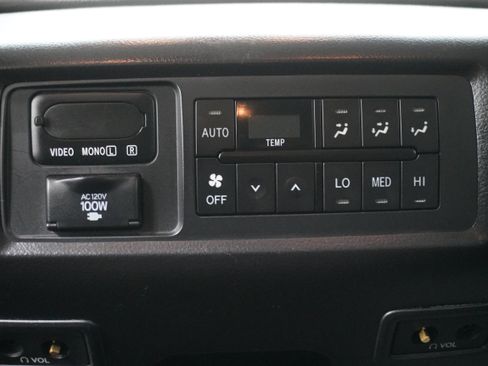 Used 2015 Toyota Sequoia Platinum image 14