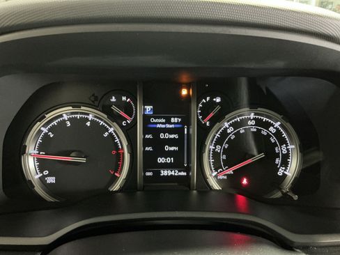 Used 2023 Toyota 4Runner TRD Off-Road Premium w/ Off Road Premium Plus Package AWD/4WD image 18