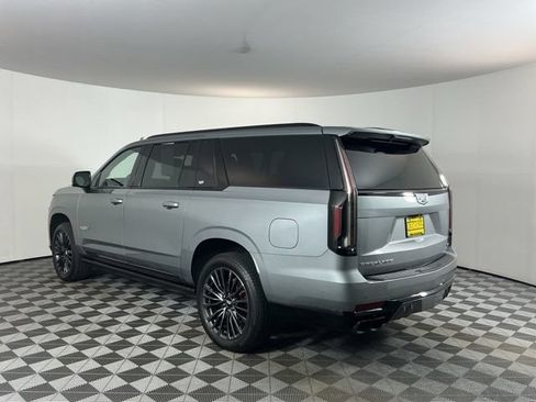 Used 2023 Cadillac Escalade ESV V w/ LPO, Floor Liner Package AWD/4WD image 6