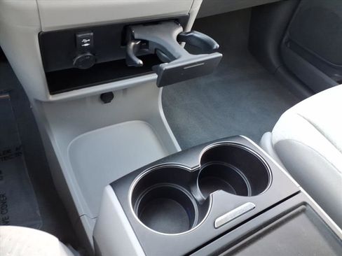 Certified 2020 Toyota Sienna LE image 19