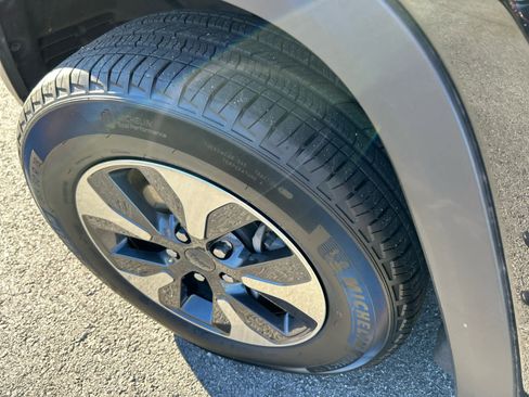 Used 2023 Jeep Grand Cherokee 4WD 4xe image 21