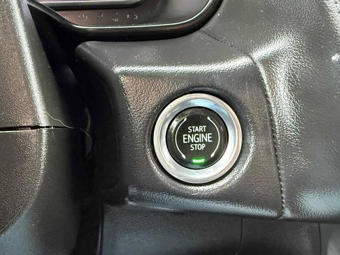 Used 2022 Chevrolet Tahoe Z71 w/ Off-Road Capability Package image 19