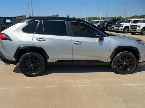 Used 2022 Toyota RAV4 XSE AWD/4WD image 2