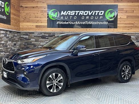 Used 2020 Toyota Highlander XLE AWD/4WD image 10