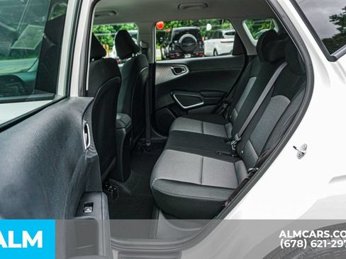 Used 2025 Kia Soul LX w/ LX Technology Package FWD image 21