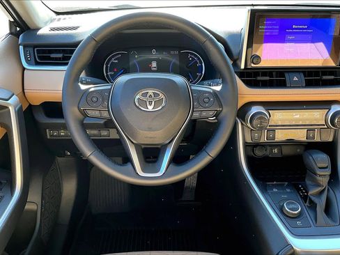 Certified 2025 Toyota RAV4 XLE image 7