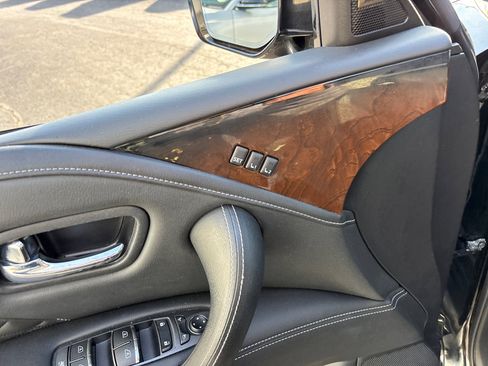 Used 2019 INFINITI QX80 Luxe w/ 22" Wheel Package image 12