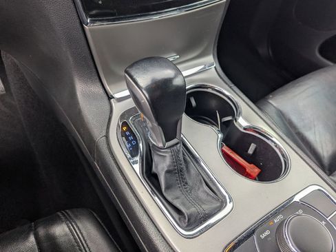 Used 2021 Jeep Grand Cherokee Limited image 14