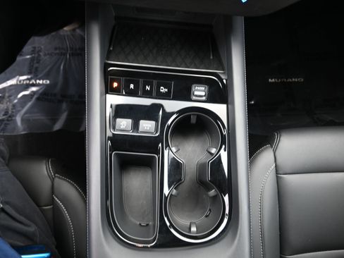 Certified 2025 Nissan Murano SV image 13