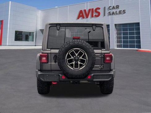 Used 2025 Jeep Wrangler Unlimited Rubicon w/ Convenience Group image 7