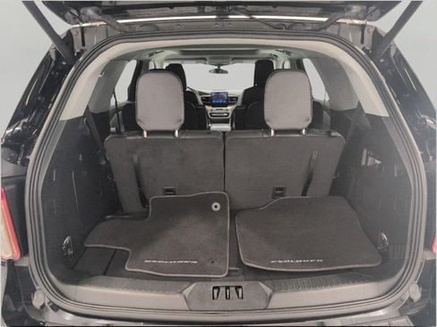 Used 2024 Ford Explorer XLT w/ Equipment Group 202A AWD/4WD image 15
