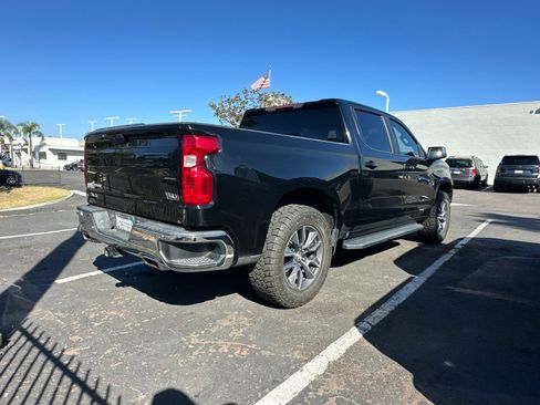 Used 2021 Chevrolet Silverado 1500 LT AWD/4WD image 3