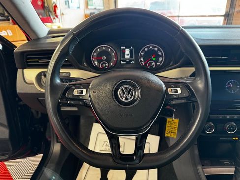 Used 2021 Volkswagen Passat 2.0T S image 16