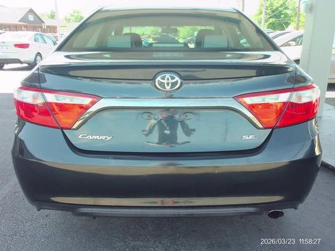 Used 2017 Toyota Camry SE FWD image 4