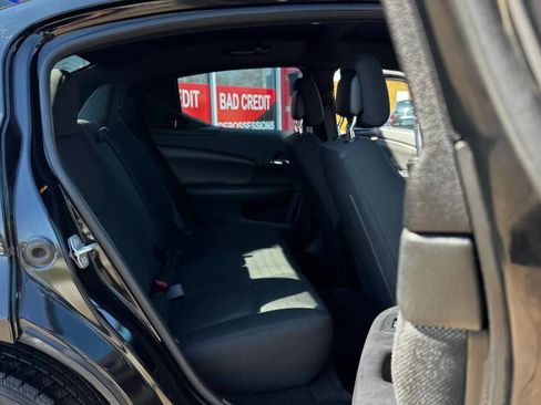 Used 2014 Dodge Avenger SE image 17