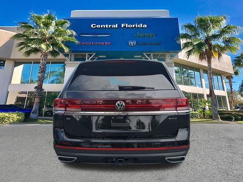 Used 2025 Volkswagen Atlas SE AWD/4WD image 6