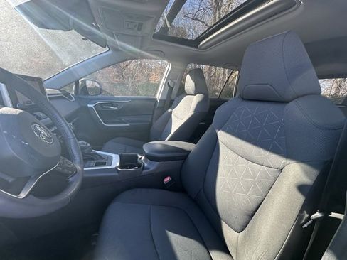 Used 2024 Toyota RAV4 XLE image 3