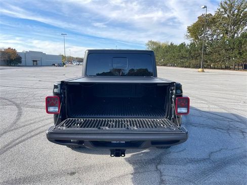 Used 2022 Jeep Gladiator Willys image 16