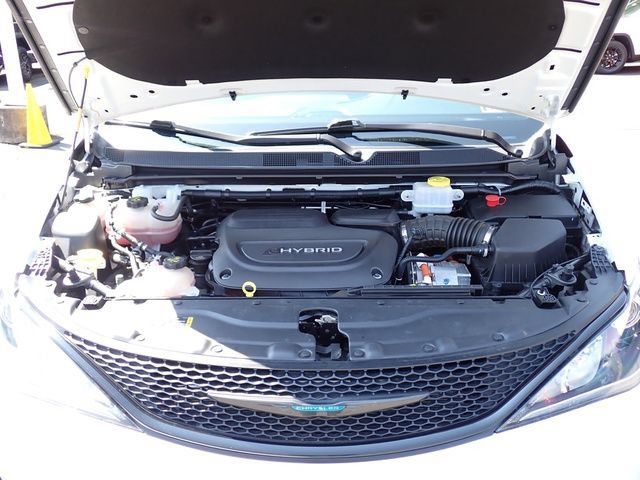 Certified 2020 Chrysler Pacifica Touring w/ S Appearance Package FWD image 12