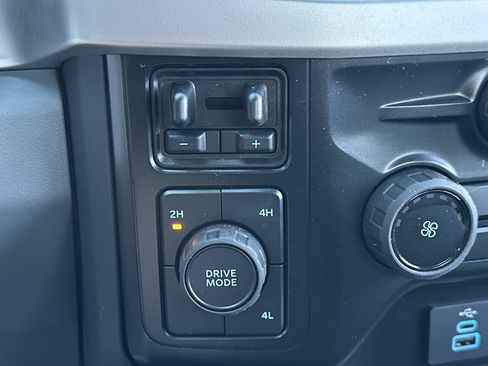 Used 2024 Ford F350 XLT AWD/4WD image 23