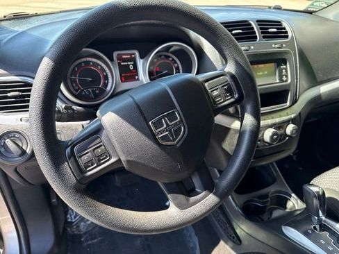 Used 2019 Dodge Journey SE FWD image 41