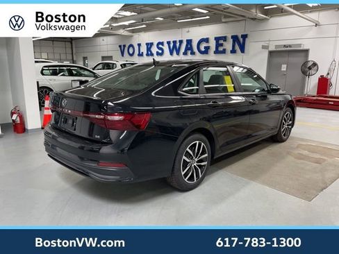 New 2026 Volkswagen Jetta SE FWD image 4