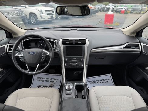 Used 2019 Ford Fusion SE w/ Equipment Group 151A FWD image 20