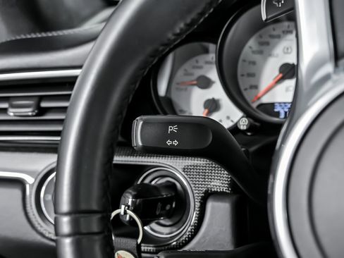 Used 2014 Porsche 911 Turbo image 28