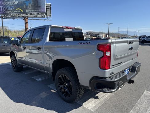 Used 2024 Chevrolet Silverado 1500 LT Trail Boss w/ LT Trail Boss Premium Package AWD/4WD image 7
