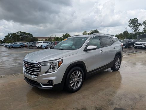 Used 2022 GMC Terrain SLT w/ Infotainment Package II FWD image 5