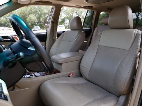 Used 2011 Toyota Highlander Limited w/ Tow Pkg FWD image 6