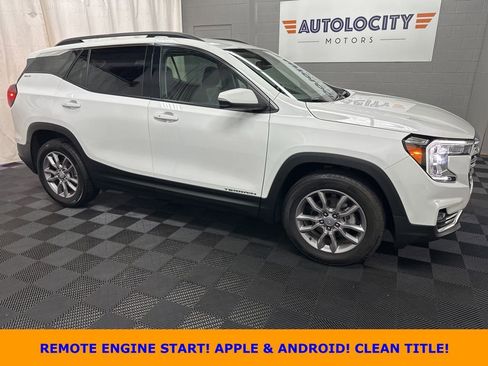 Used 2024 GMC Terrain SLT image 1