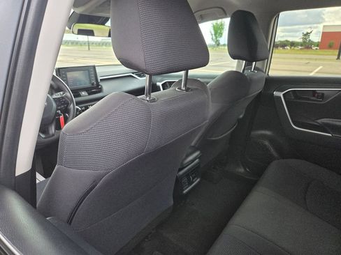 Used 2019 Toyota RAV4 LE w/ Carpet Mat Package AWD/4WD image 43