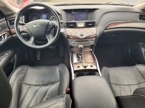Used 2017 INFINITI Q70 L 3.7 w/ Deluxe Touring Package RWD image 14