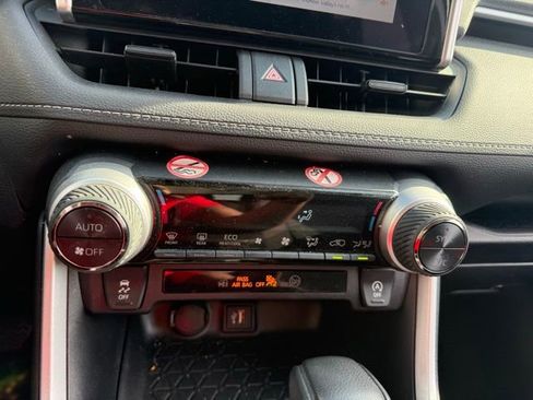 Used 2025 Toyota RAV4 XLE image 16