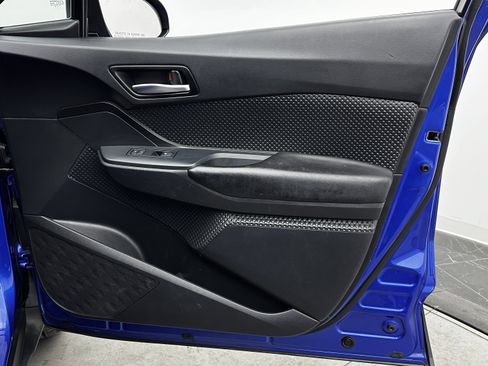 Used 2019 Toyota C-HR LE image 28