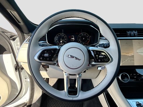 New 2026 Jaguar F-PACE R-Dynamic S image 40