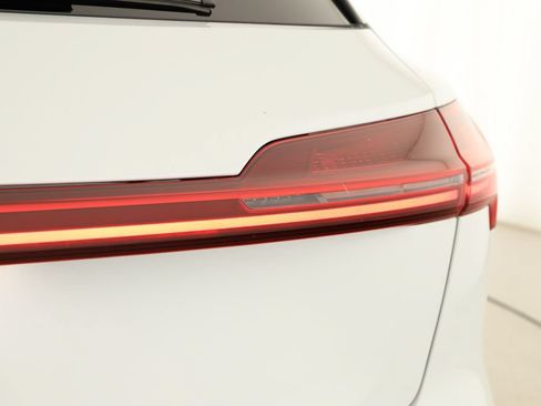 Certified 2024 Audi Q8 e-tron Premium AWD/4WD image 33