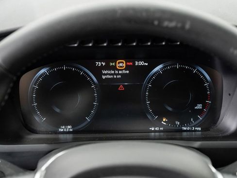 Used 2016 Volvo XC90 T6 Momentum w/ Momentum Plus Package AWD/4WD image 15