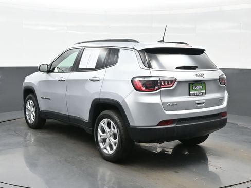 Used 2024 Jeep Compass Latitude image 4