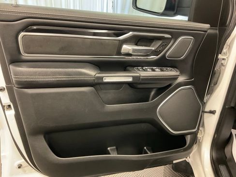 Used 2022 RAM 1500 Laramie AWD/4WD image 16